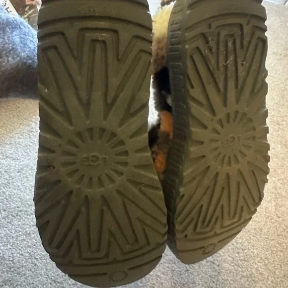 UGG Fluffita Cali Collage Slipper Olive Green 1118750-OLV SZ 9 NWB - Picture 5 of 5